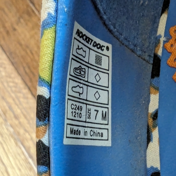 Multi coloured Rocket Dog heeled shoes. Size 7. Worn once. - Picture 7 of 13